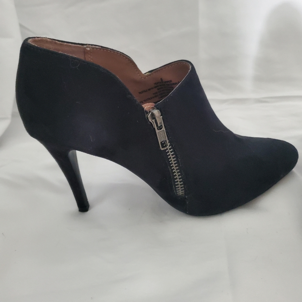 Black bootie